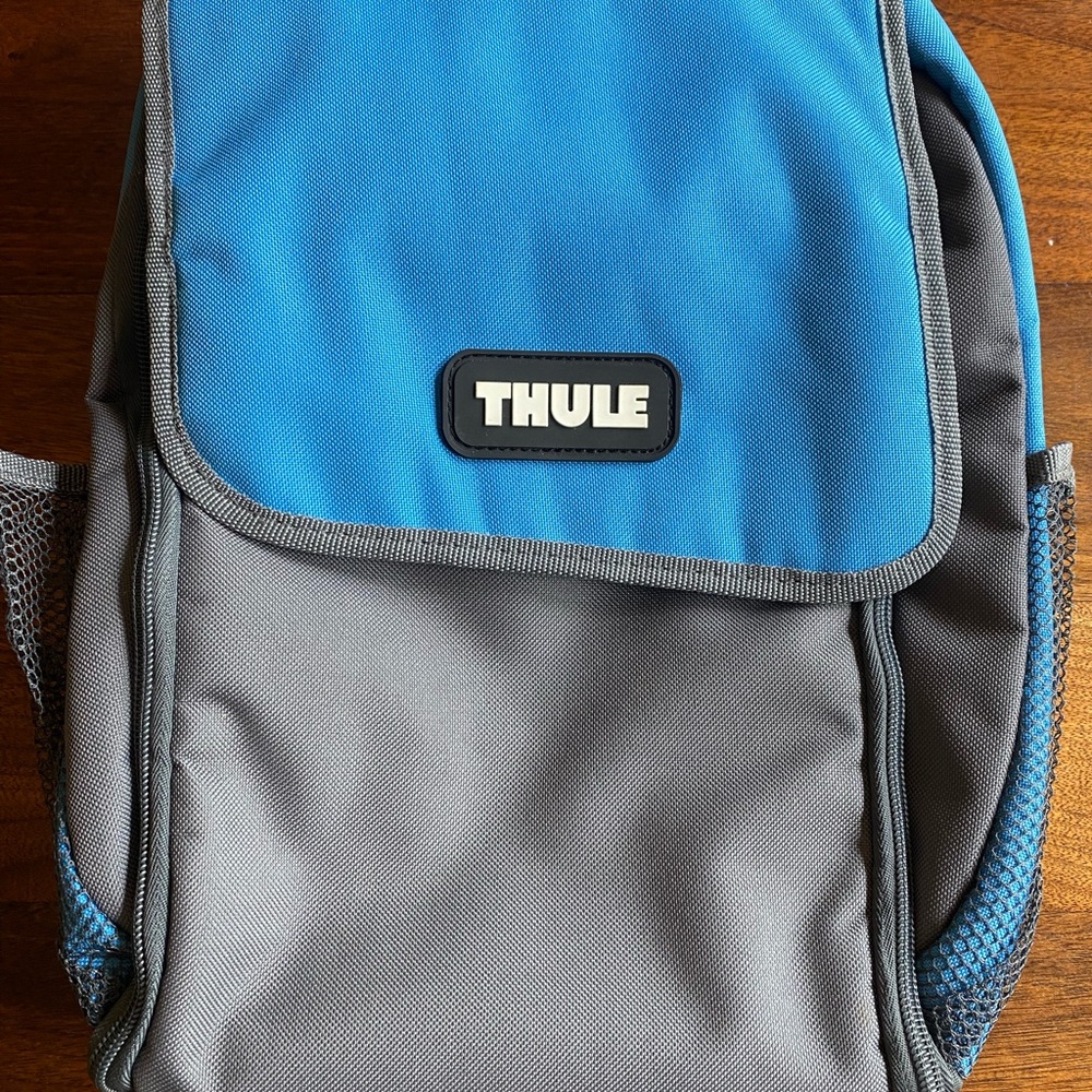 Thule Blue and Gray Hanging Toiletry Kit